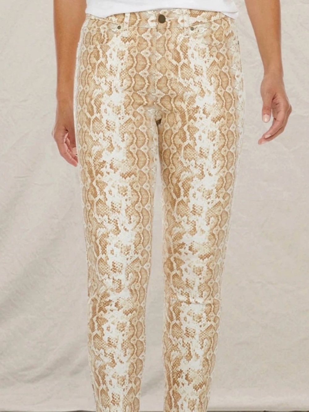 a.n.a High-Rise Snake Print Ankle Skinny Pants in Beige and White